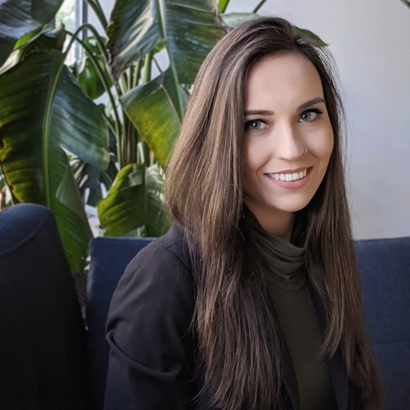 Meet your Posher, Monica - Picture 1 of 1